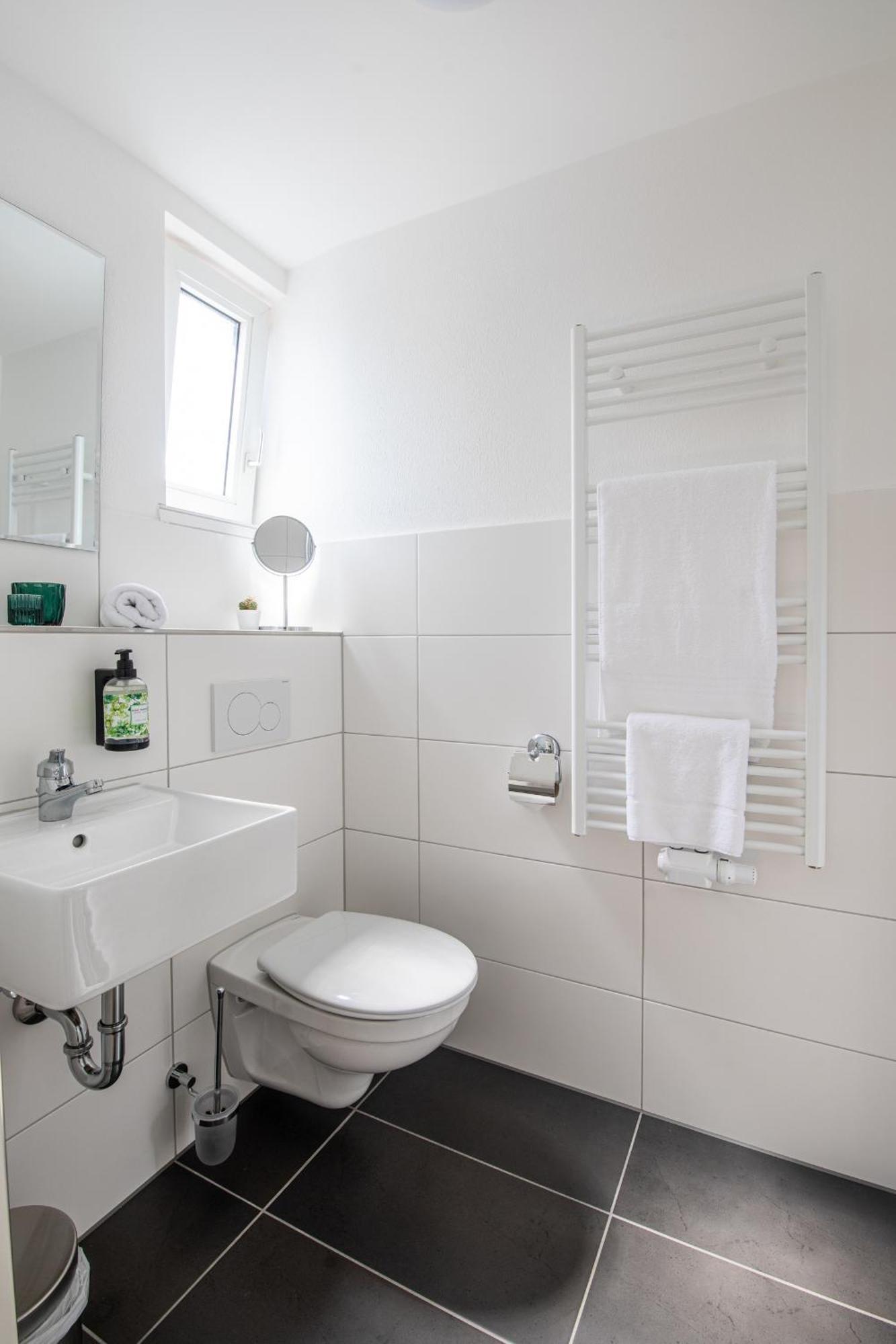 Hotel Clement - Bed & Breakfast Ingelheim am Rhein Exterior foto