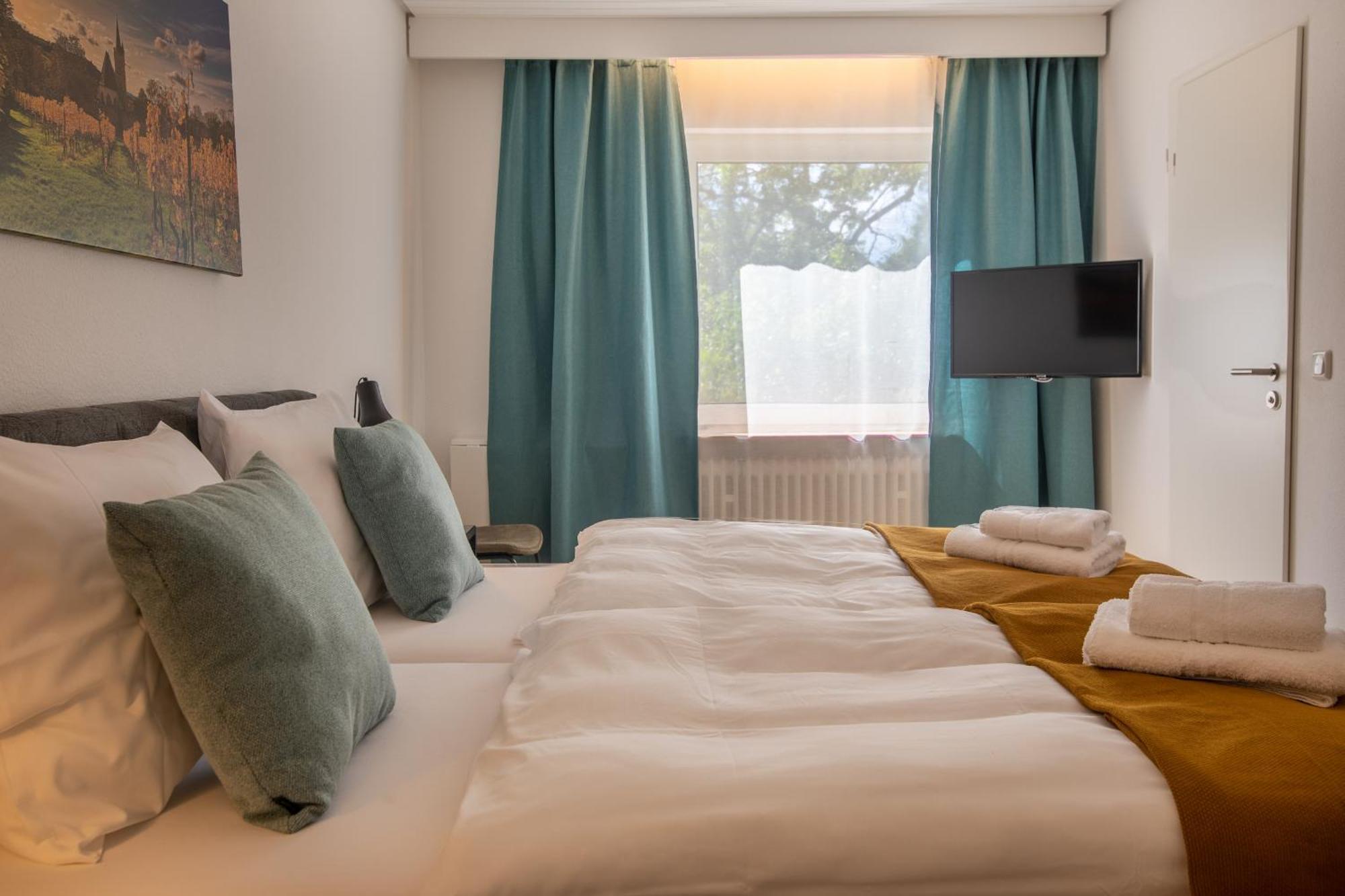 Hotel Clement - Bed & Breakfast Ingelheim am Rhein Exterior foto